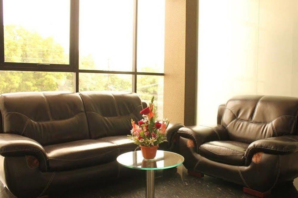 Hotel The Home Tiruppur Luaran gambar