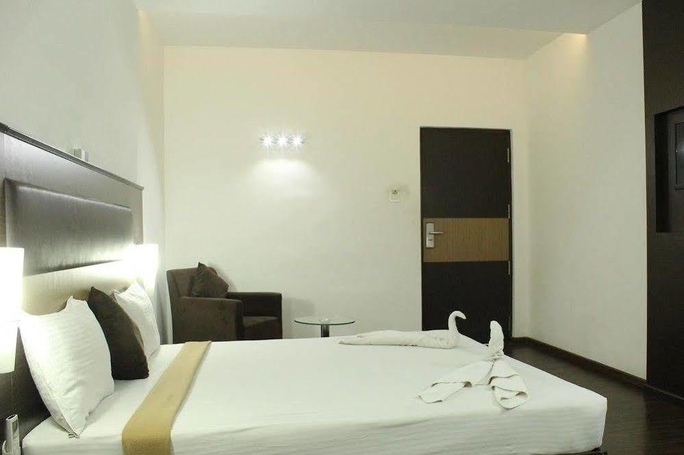 Hotel The Home Tiruppur Luaran gambar